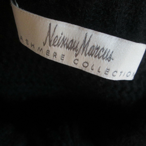 Neiman Marcus Cashmere Collection Black Cardigan Sweater Small - Picture 4 of 4